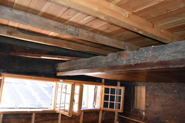 Deckeheruntergerissen